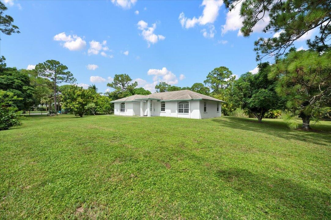 Active With Contract: $539,000 (3 beds, 2 baths, 1719 Square Feet)