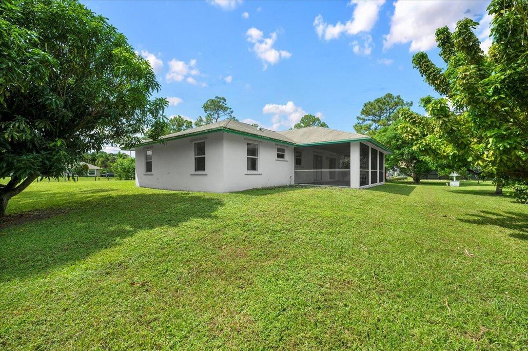 Active With Contract: $539,000 (3 beds, 2 baths, 1719 Square Feet)