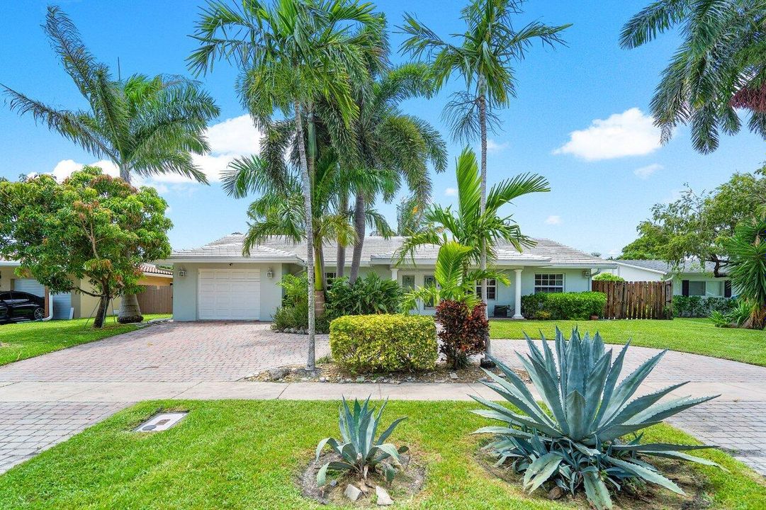 For Sale: $840,000 (3 beds, 3 baths, 1965 Square Feet)