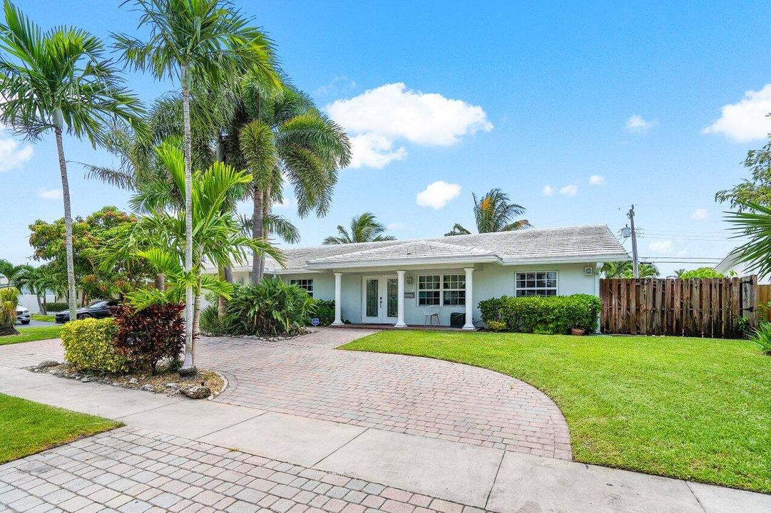 For Sale: $840,000 (3 beds, 3 baths, 1965 Square Feet)