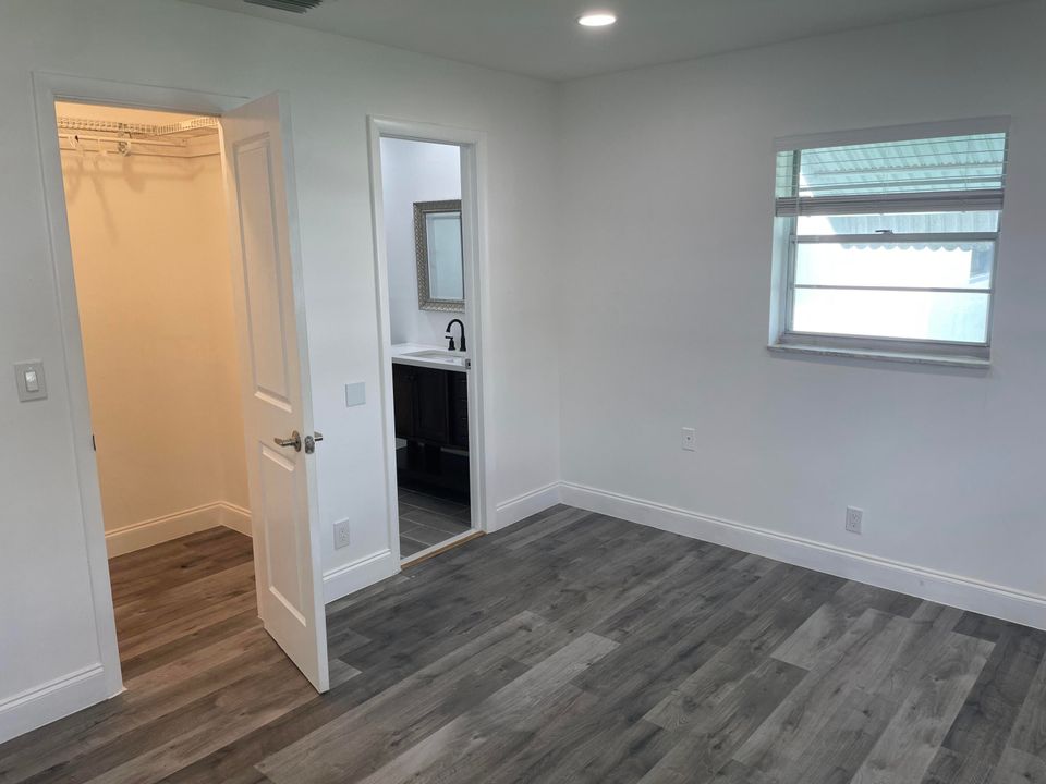 For Rent: $2,600 (2 beds, 2 baths, 1428 Square Feet)