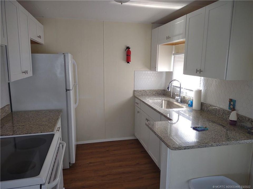 For Sale: $64,700 (3 beds, 2 baths, 1120 Square Feet)