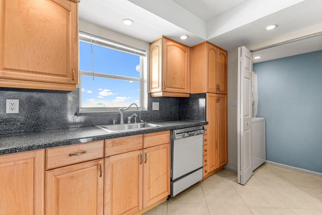 For Sale: $399,000 (2 beds, 2 baths, 1440 Square Feet)