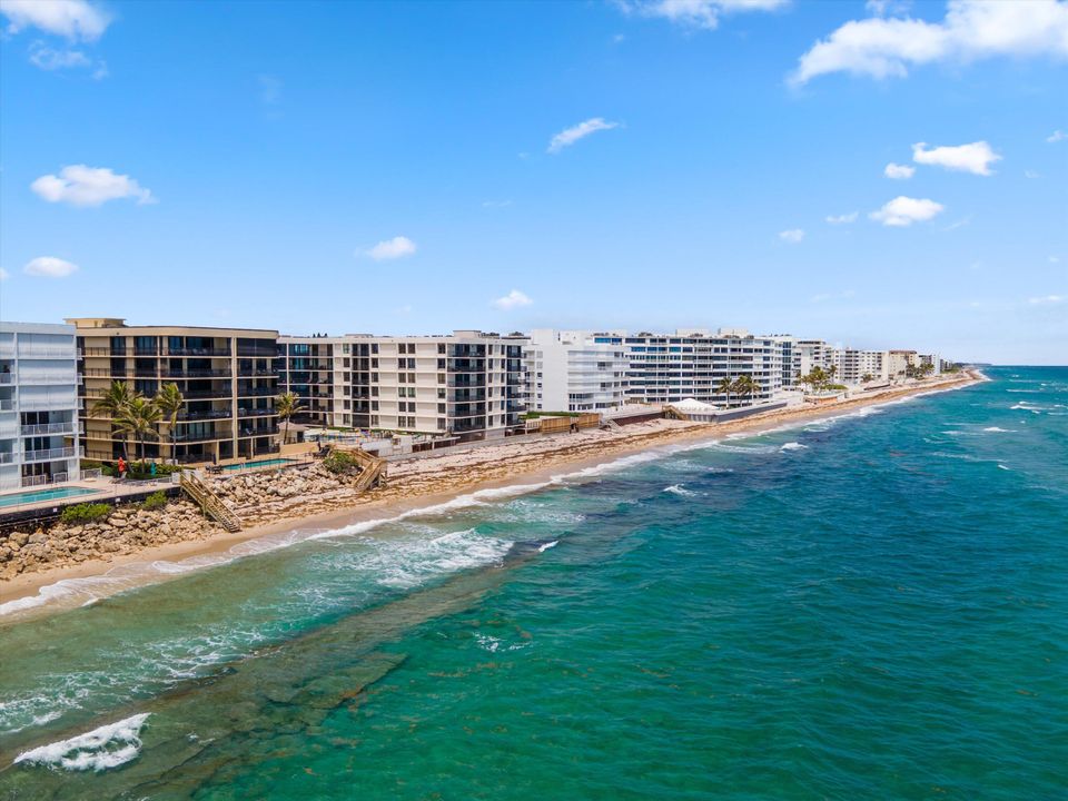 For Sale: $1,200,000 (3 beds, 3 baths, 2115 Square Feet)