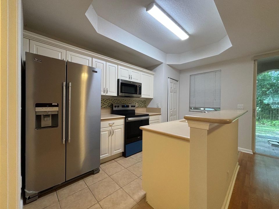 For Rent: $2,550 (3 beds, 2 baths, 1471 Square Feet)