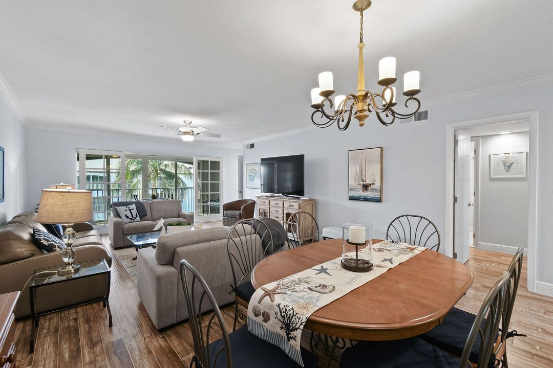 For Sale: $515,000 (2 beds, 2 baths, 1269 Square Feet)