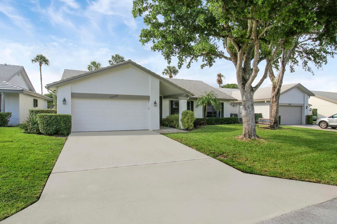 For Sale: $550,000 (3 beds, 2 baths, 1922 Square Feet)