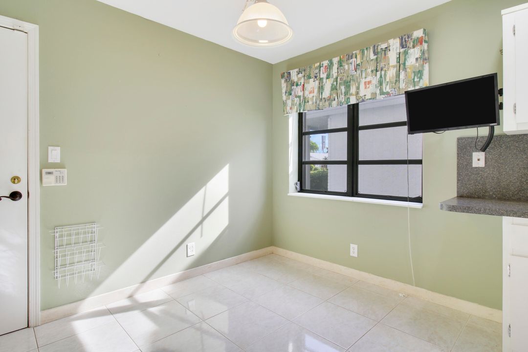 For Sale: $550,000 (3 beds, 2 baths, 1922 Square Feet)