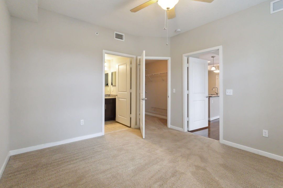 For Rent: $2,390 (2 beds, 2 baths, 1087 Square Feet)