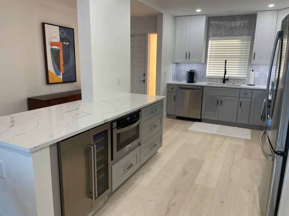 For Rent: $4,750 (2 beds, 2 baths, 1182 Square Feet)