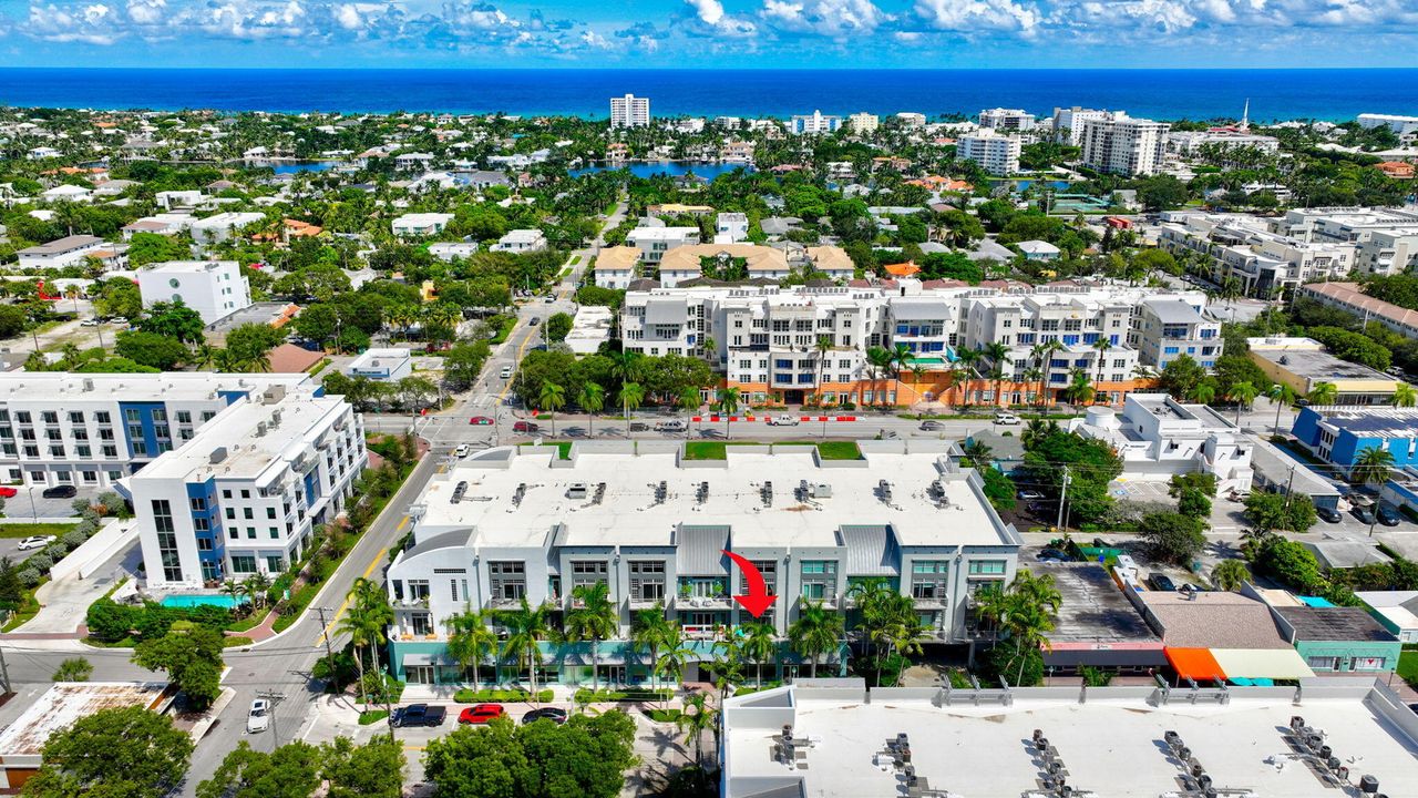 For Sale: $899,000 (2 beds, 2 baths, 1190 Square Feet)