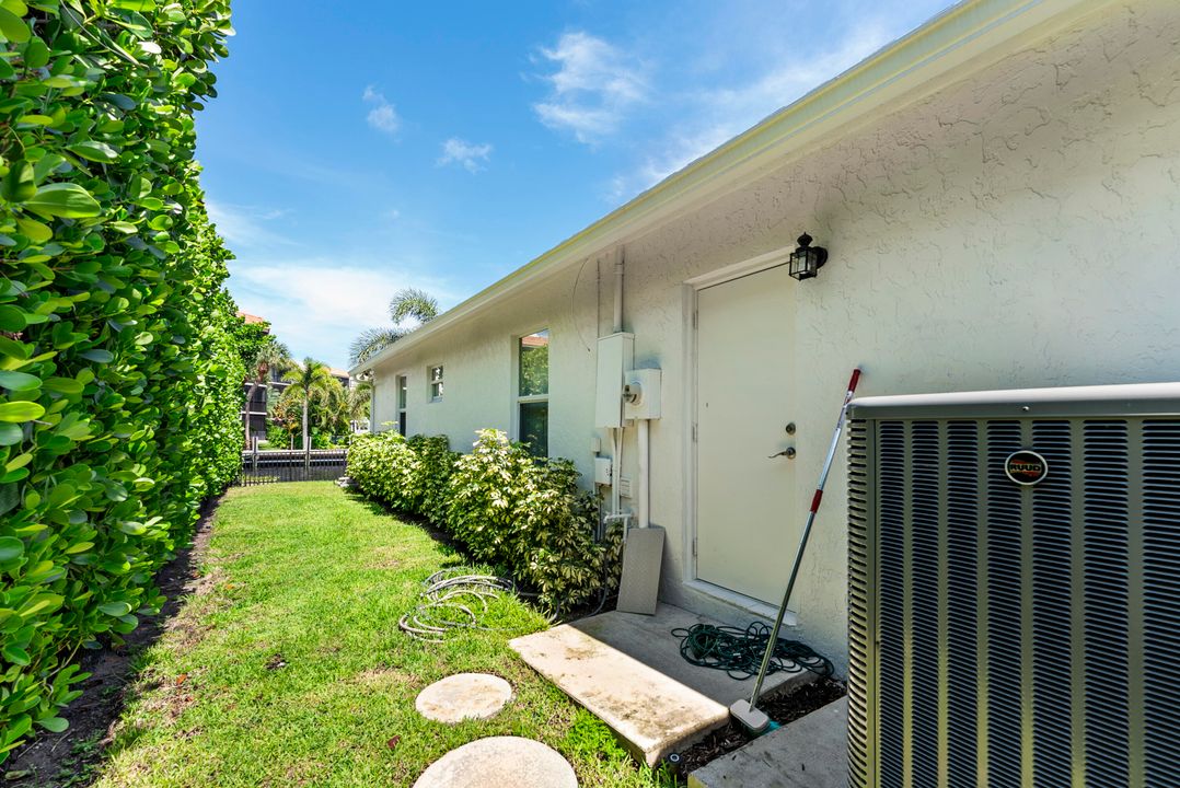 For Sale: $2,500,000 (4 beds, 2 baths, 2434 Square Feet)