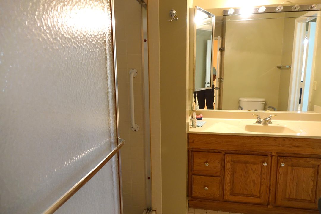 For Sale: $274,000 (2 beds, 2 baths, 1404 Square Feet)