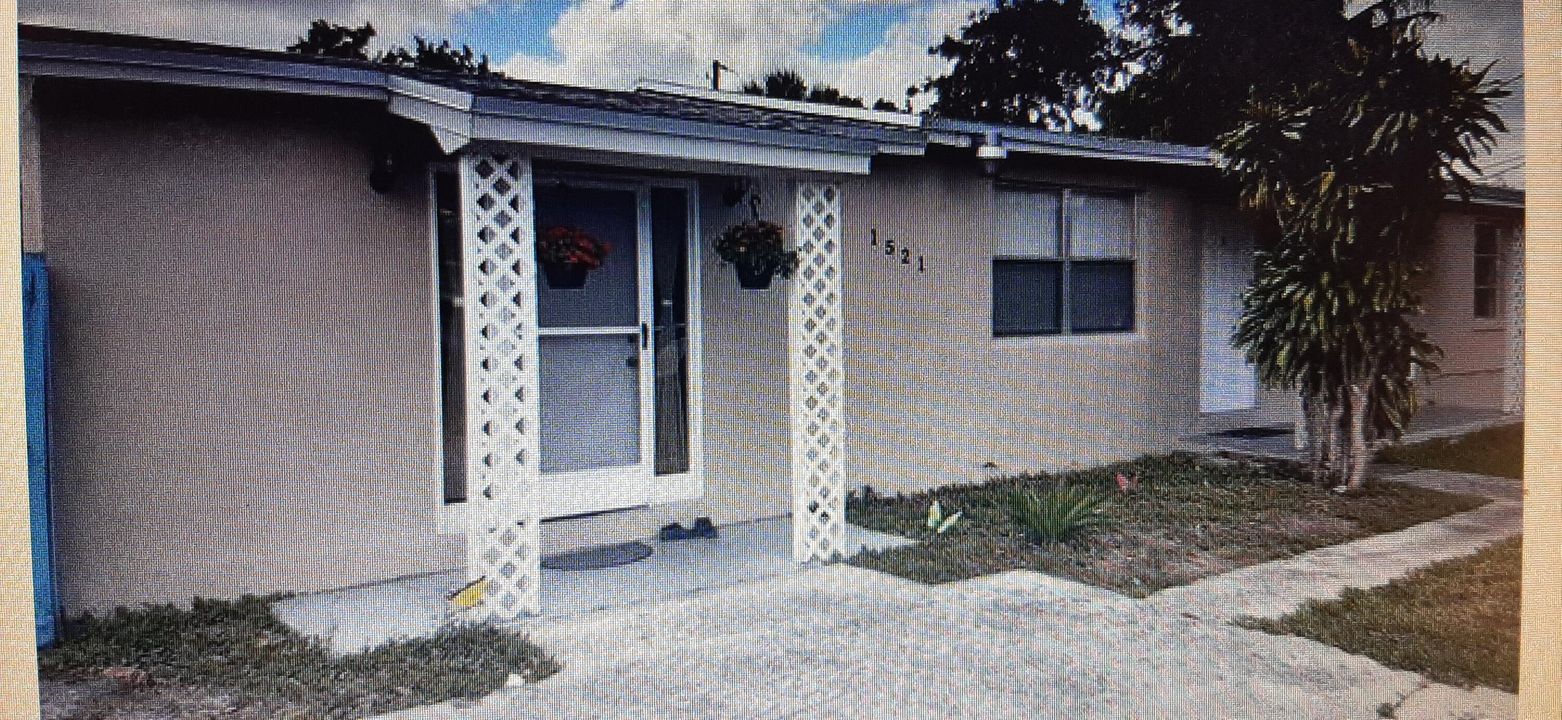 For Rent: $2,100 (3 beds, 2 baths, 1600 Square Feet)