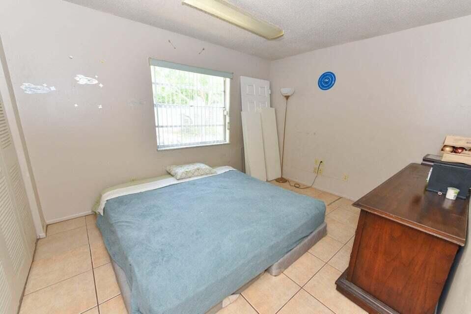 En Venta: $498,000 (4 camas, 2 baños, 2262 Pies cuadrados)