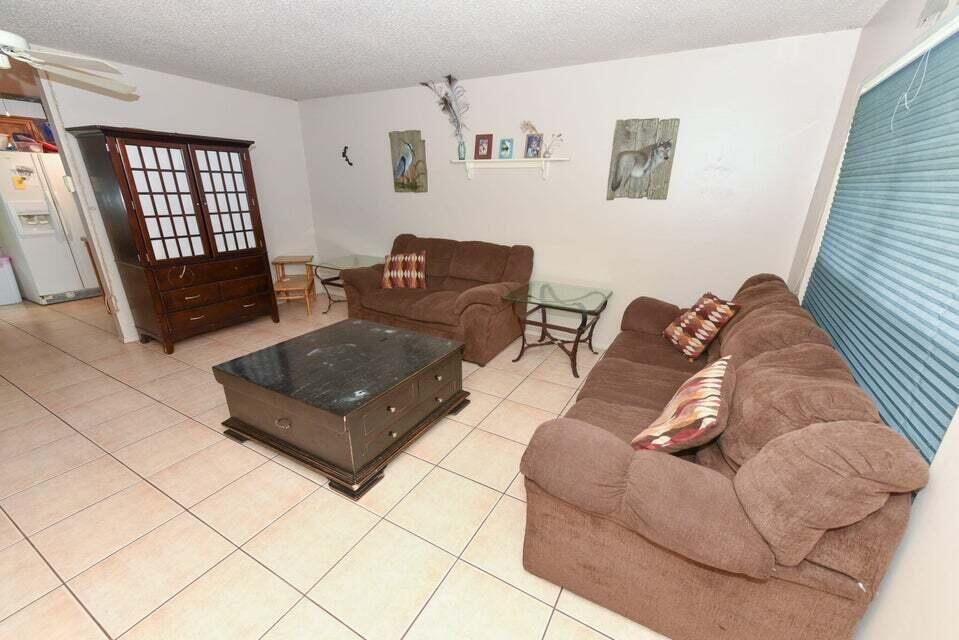 En Venta: $498,000 (4 camas, 2 baños, 2262 Pies cuadrados)