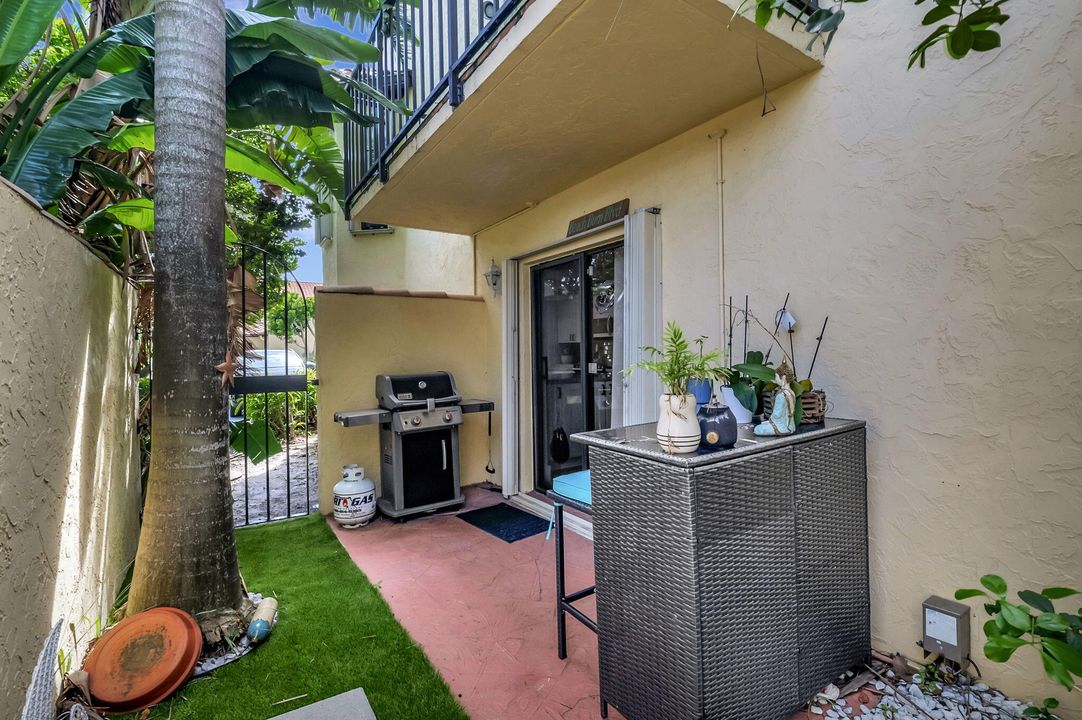 For Sale: $745,000 (3 beds, 2 baths, 1750 Square Feet)