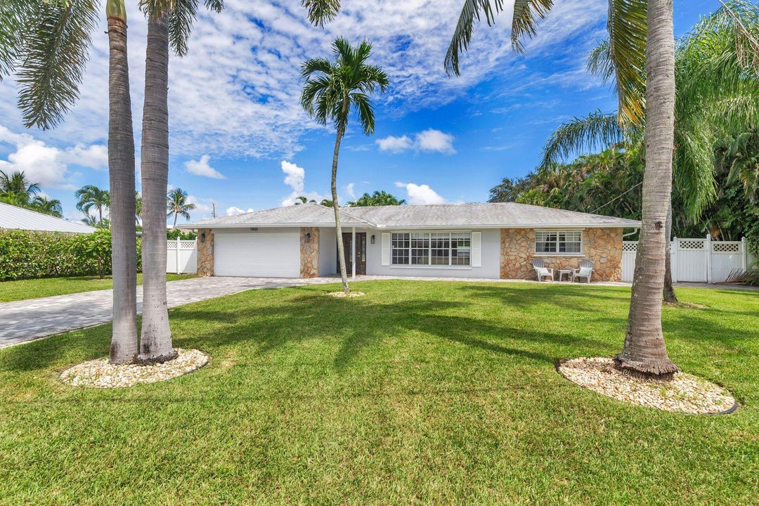 For Sale: $725,000 (3 beds, 2 baths, 2109 Square Feet)