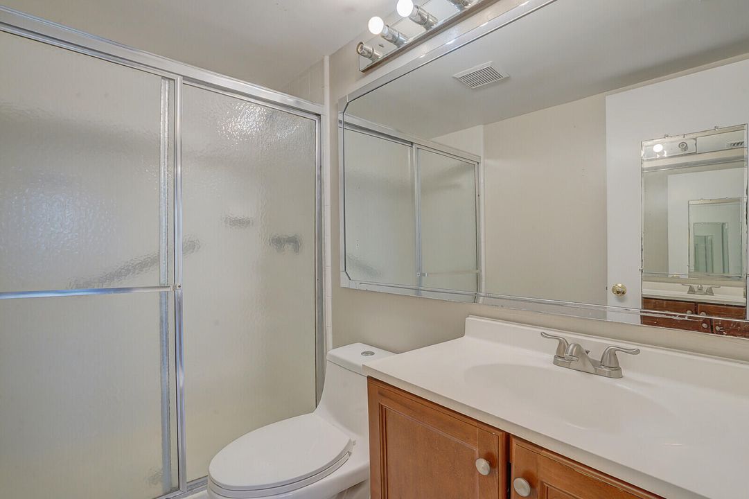 For Sale: $250,000 (2 beds, 2 baths, 1111 Square Feet)