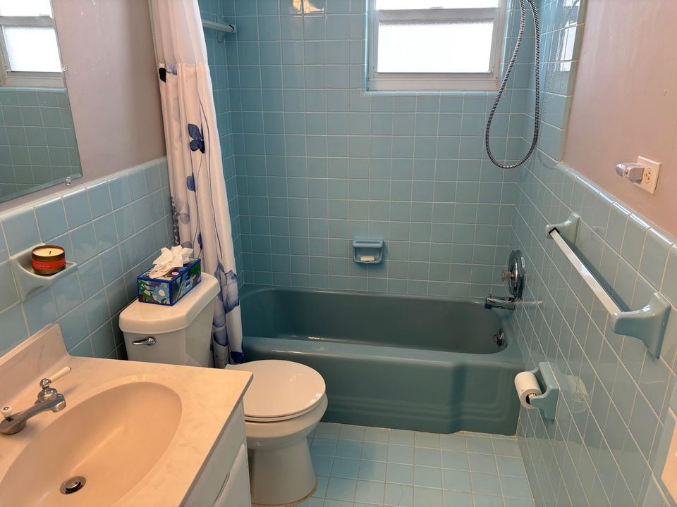 For Rent: $3,200 (1 beds, 1 baths, 871 Square Feet)