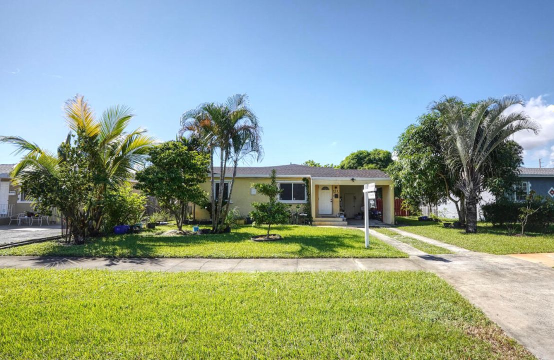 For Sale: $689,000 (4 beds, 2 baths, 2317 Square Feet)