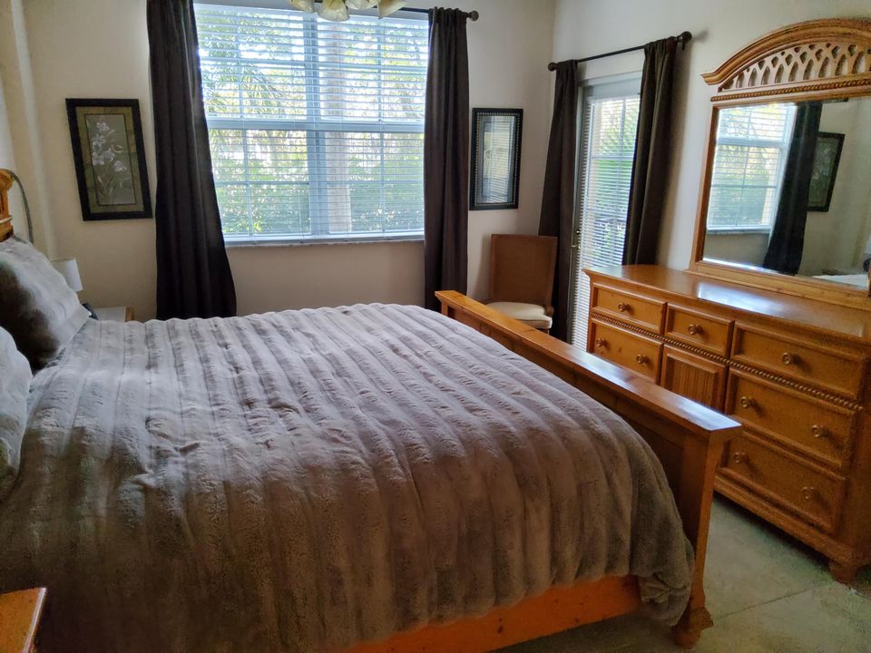 For Rent: $2,100 (1 beds, 1 baths, 778 Square Feet)