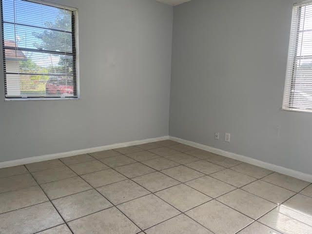 For Rent: $2,000 (2 beds, 2 baths, 900 Square Feet)