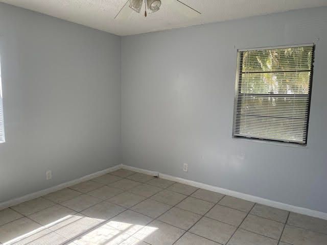 For Rent: $2,000 (2 beds, 2 baths, 900 Square Feet)