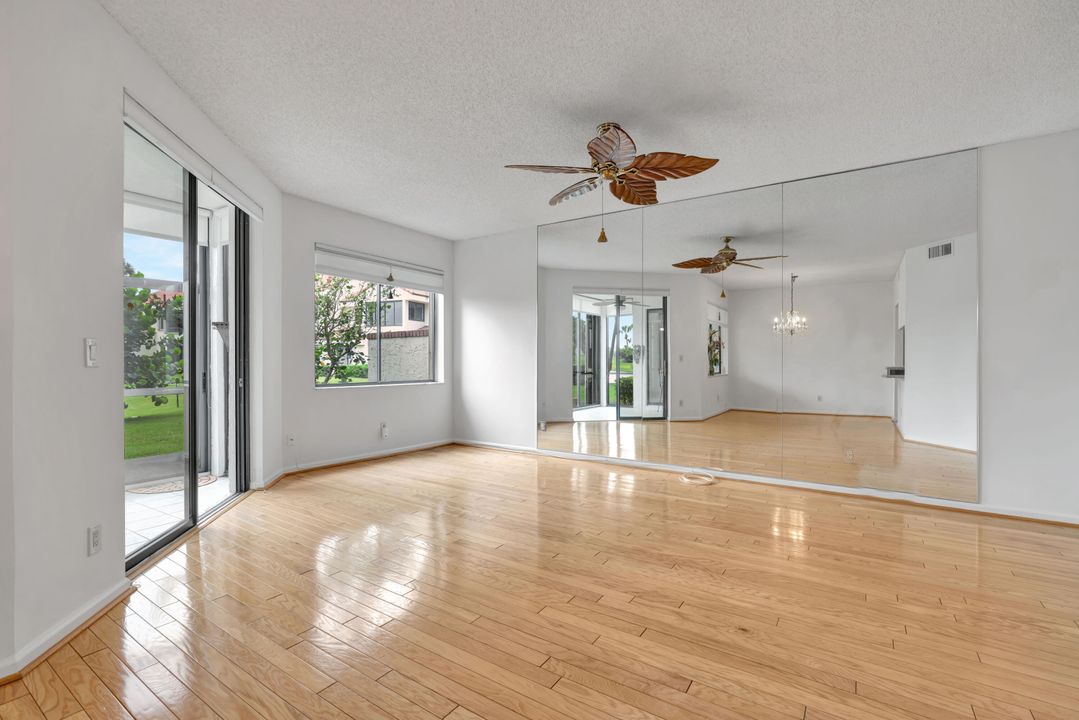 For Sale: $497,500 (2 beds, 2 baths, 1390 Square Feet)