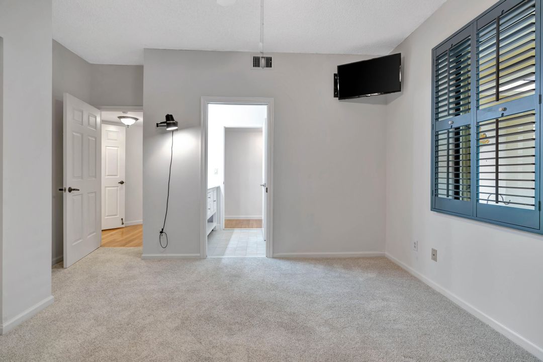 For Sale: $497,500 (2 beds, 2 baths, 1390 Square Feet)