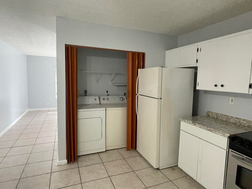 For Rent: $2,000 (2 beds, 2 baths, 900 Square Feet)