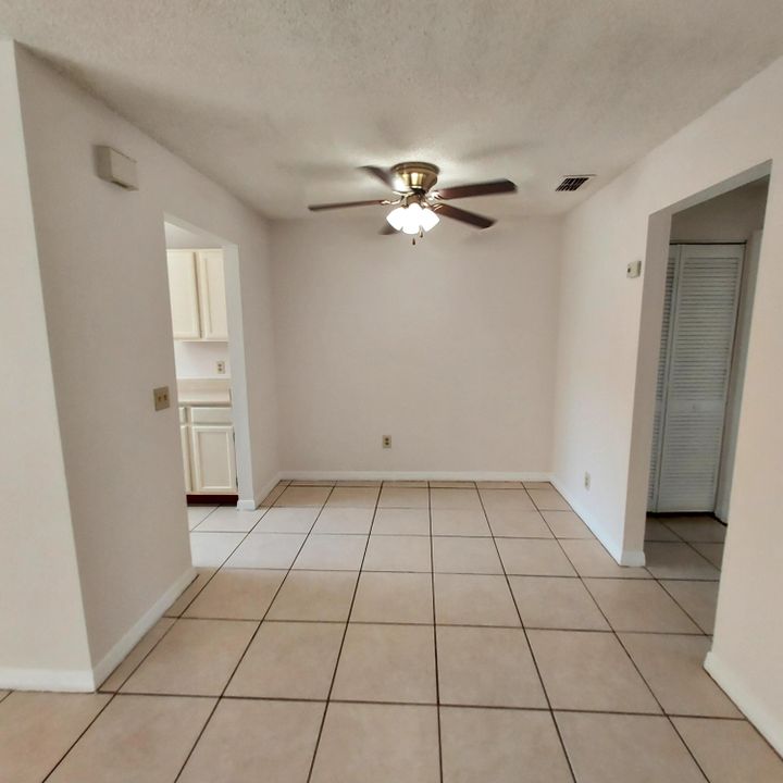 Active With Contract: $1,350 (1 beds, 1 baths, 750 Square Feet)