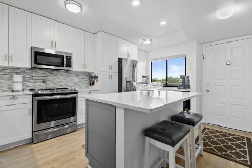 Active With Contract: $210,000 (2 beds, 2 baths, 1125 Square Feet)