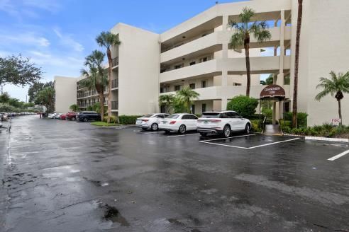 Active With Contract: $210,000 (2 beds, 2 baths, 1125 Square Feet)