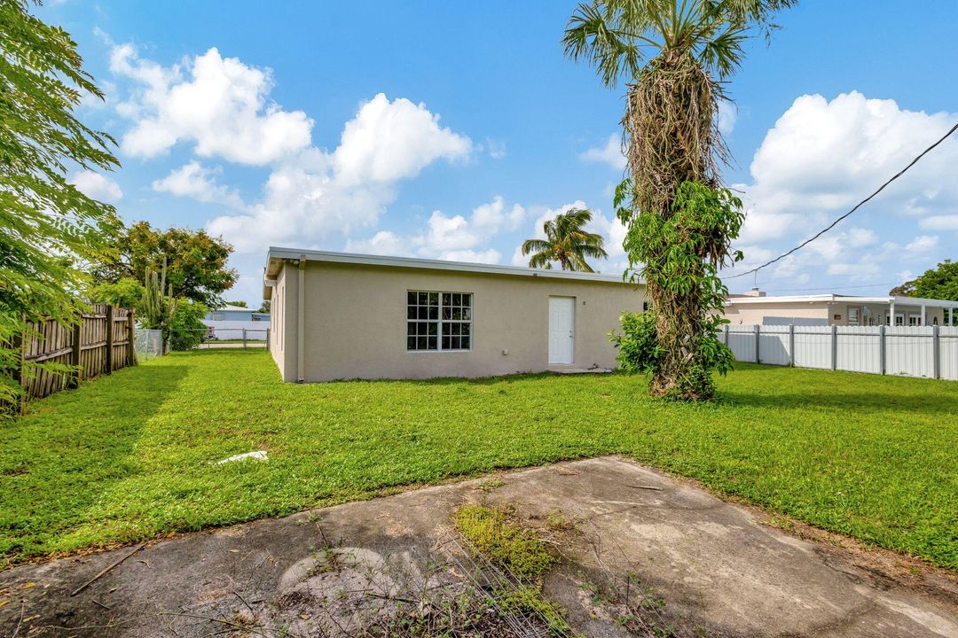 For Sale: $525,000 (3 beds, 2 baths, 2024 Square Feet)