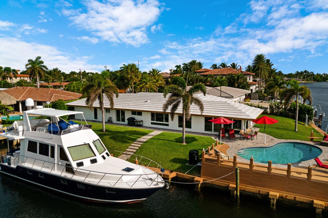 For Sale: $4,900,000 (3 beds, 3 baths, 2438 Square Feet)