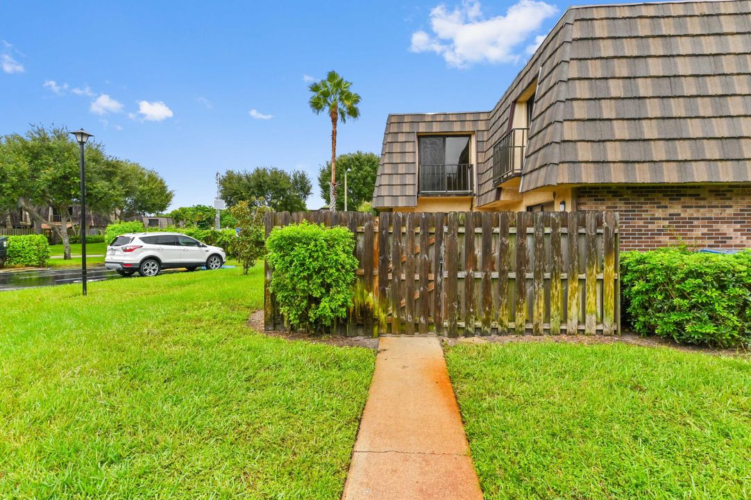 For Sale: $310,000 (3 beds, 2 baths, 1694 Square Feet)