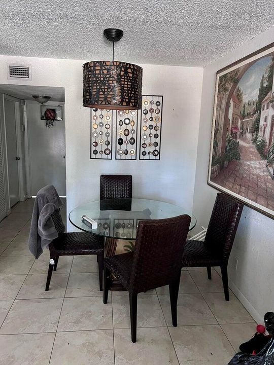 En Venta: $199,000 (2 camas, 1 baños, 896 Pies cuadrados)