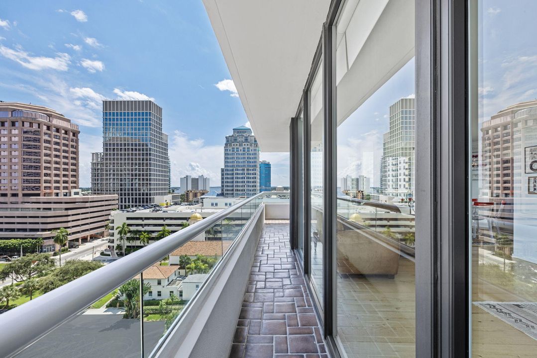 For Sale: $4,350,000 (2 beds, 2 baths, 2150 Square Feet)