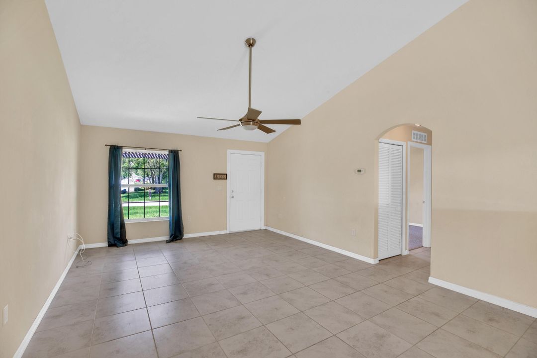 For Sale: $329,900 (3 beds, 2 baths, 1348 Square Feet)