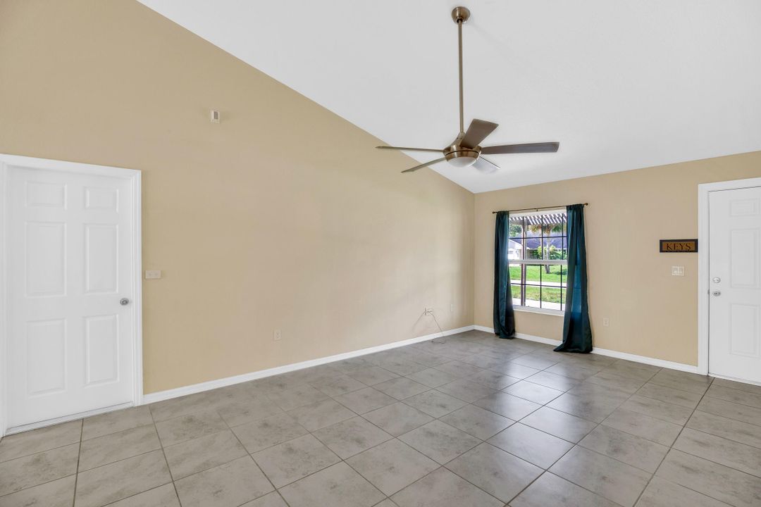 For Sale: $329,900 (3 beds, 2 baths, 1348 Square Feet)