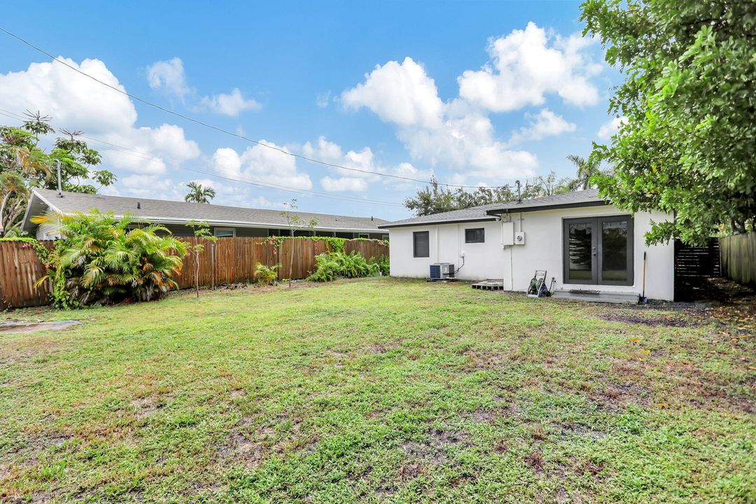 For Sale: $530,000 (3 beds, 2 baths, 1138 Square Feet)