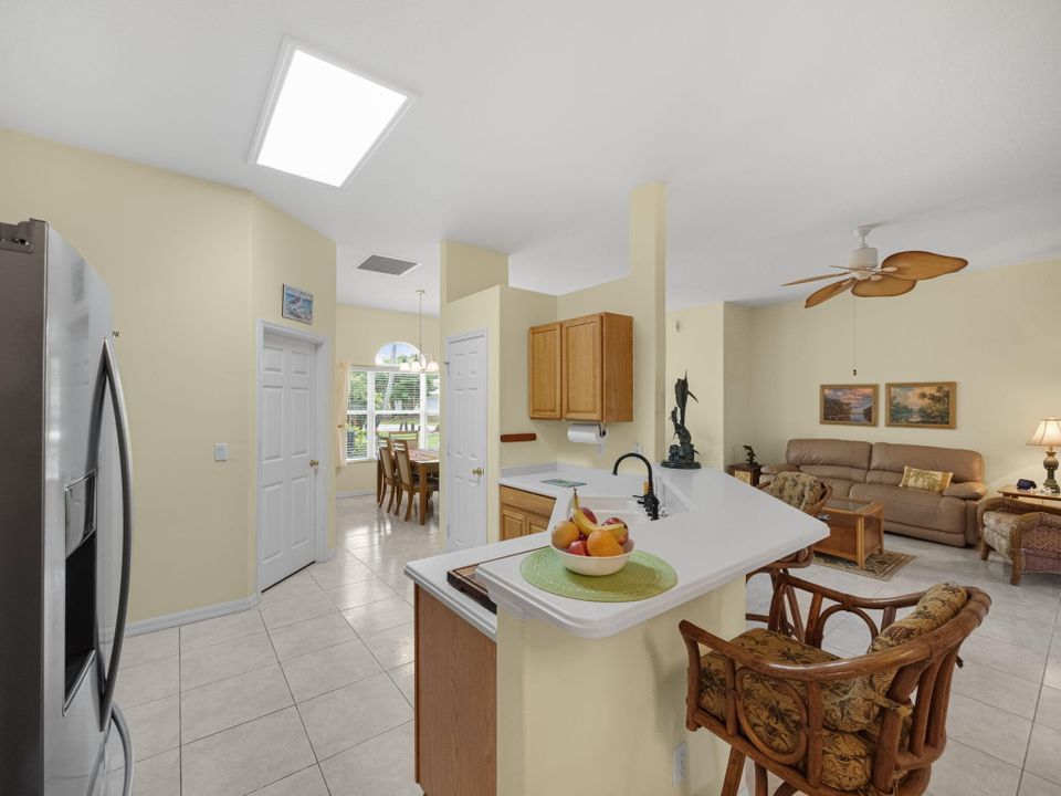 For Sale: $600,000 (3 beds, 2 baths, 1698 Square Feet)