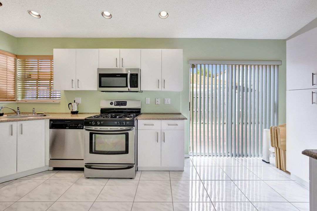 For Sale: $589,900 (3 beds, 2 baths, 1452 Square Feet)