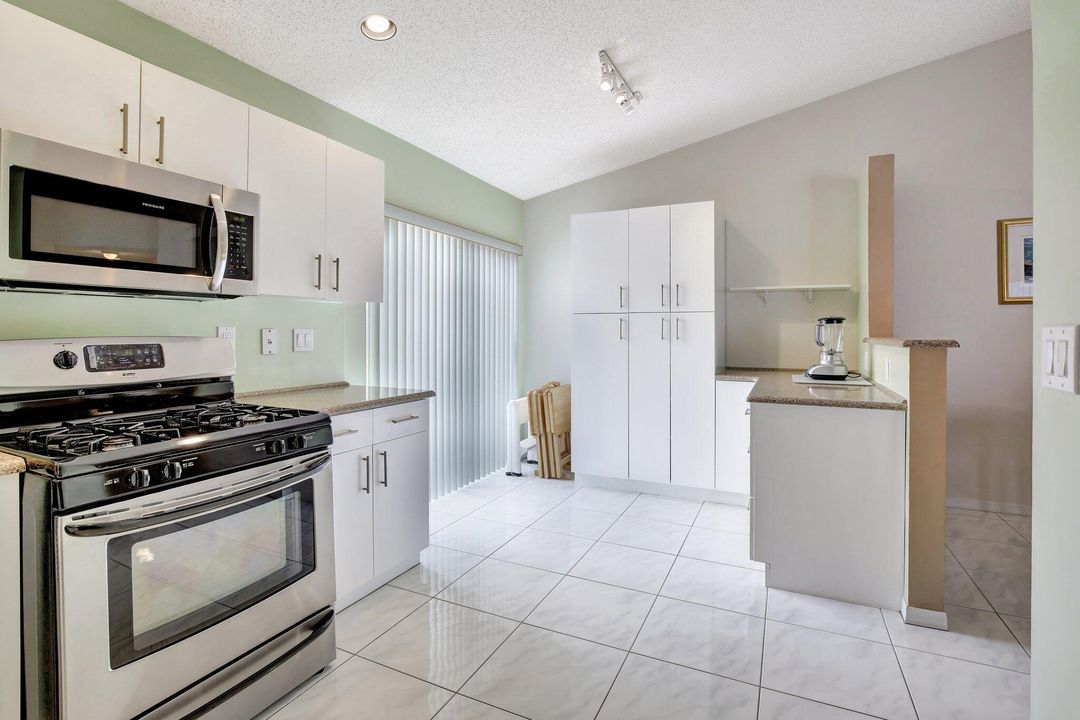 For Sale: $589,900 (3 beds, 2 baths, 1452 Square Feet)