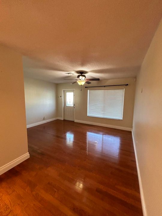 For Rent: $3,300 (3 beds, 2 baths, 1392 Square Feet)