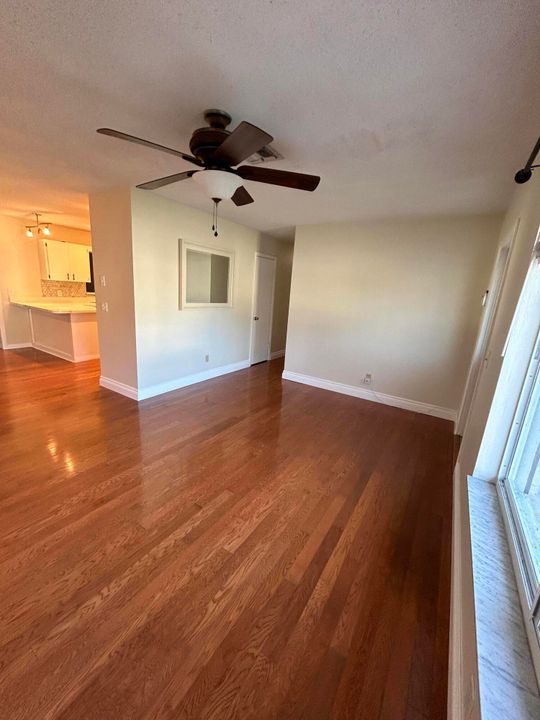 For Rent: $3,300 (3 beds, 2 baths, 1392 Square Feet)