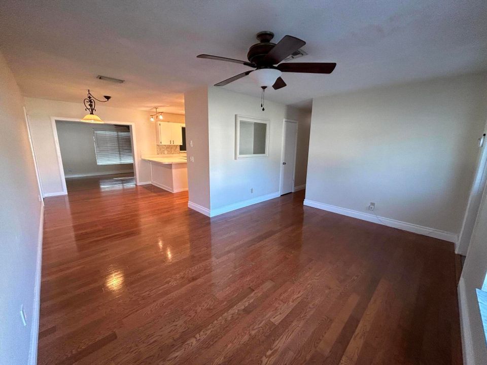 For Rent: $3,300 (3 beds, 2 baths, 1392 Square Feet)