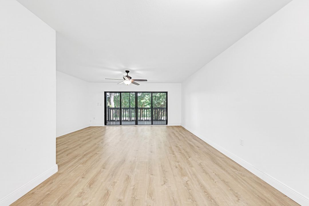 For Sale: $289,000 (2 beds, 2 baths, 1210 Square Feet)