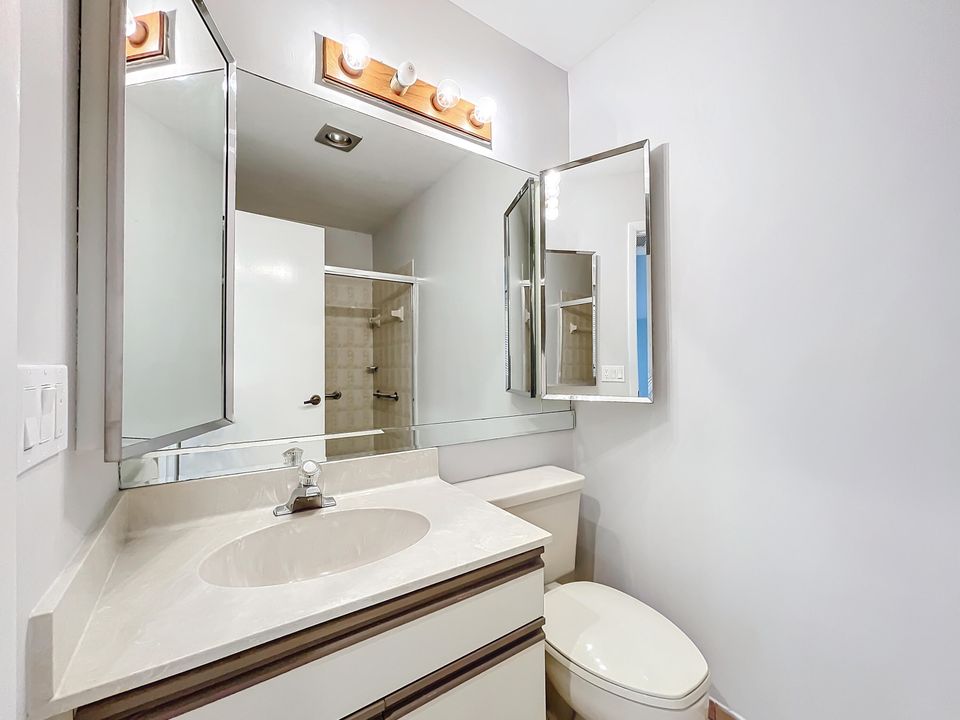 For Sale: $374,900 (2 beds, 2 baths, 1617 Square Feet)